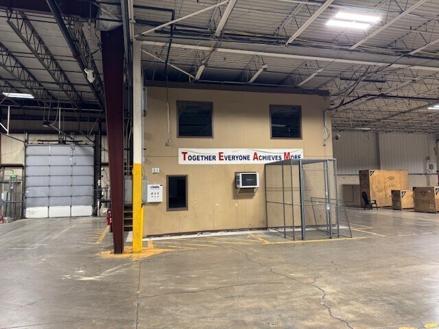 More Photos Of 2425 American Way, Fort Wayne Warehouse For Lease