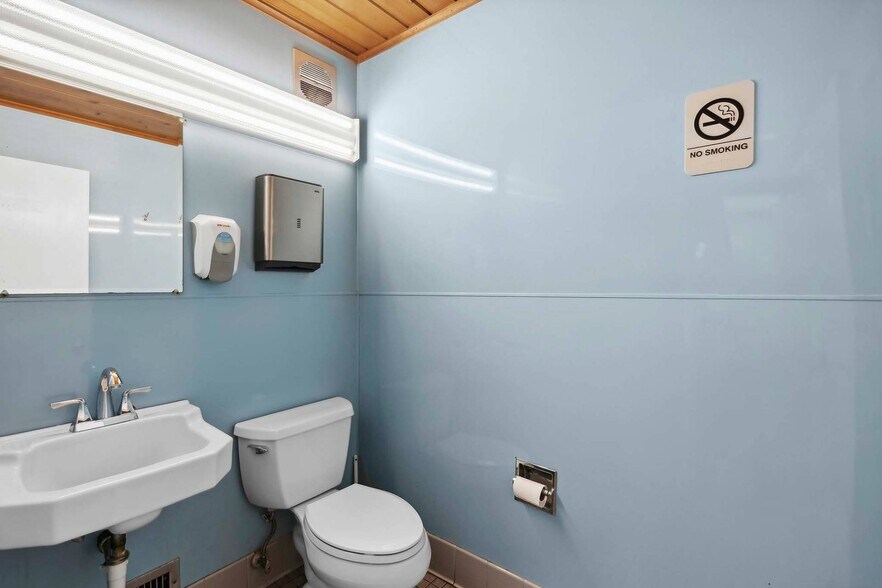 More Photos Of 729 County Road 39A, Southampton Auto Dealership For Sale