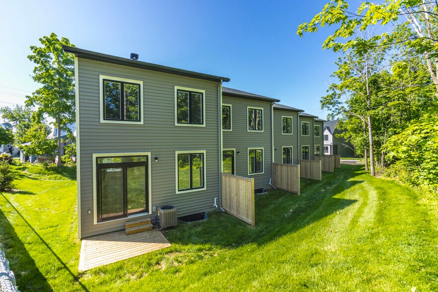 More Photos Of 36 Main St E, Mississippi Mills Apartments For Sale