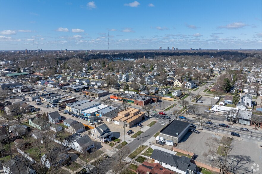 More Photos Of 2860, 2870 & 2880 Coolidge Hwy, Berkley General Retail For Sale