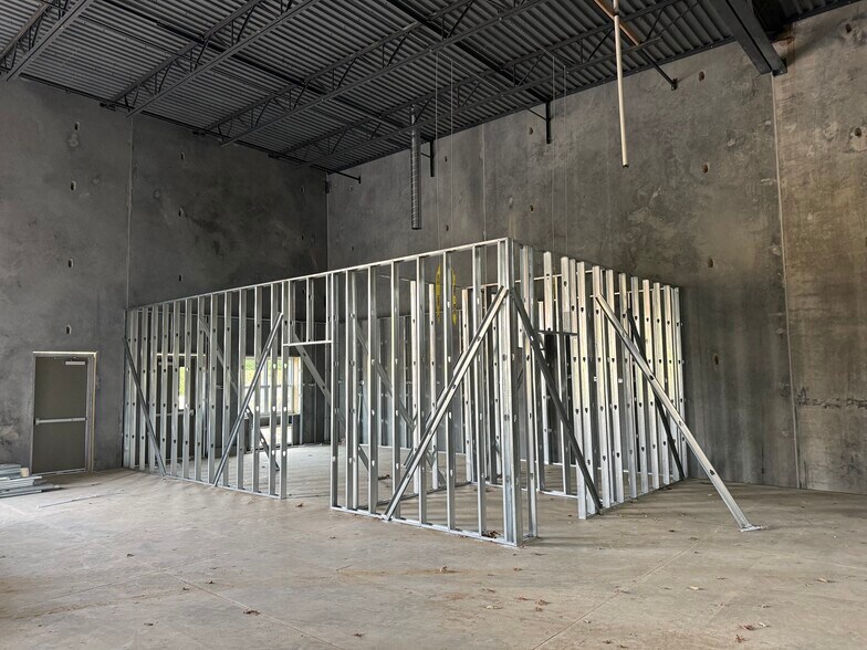 More Photos Of 7 Union Hill Rd, Manalapan Township Warehouse For Lease