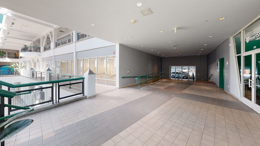 More Photos Of 2901-2929 K St, Sacramento Office For Lease