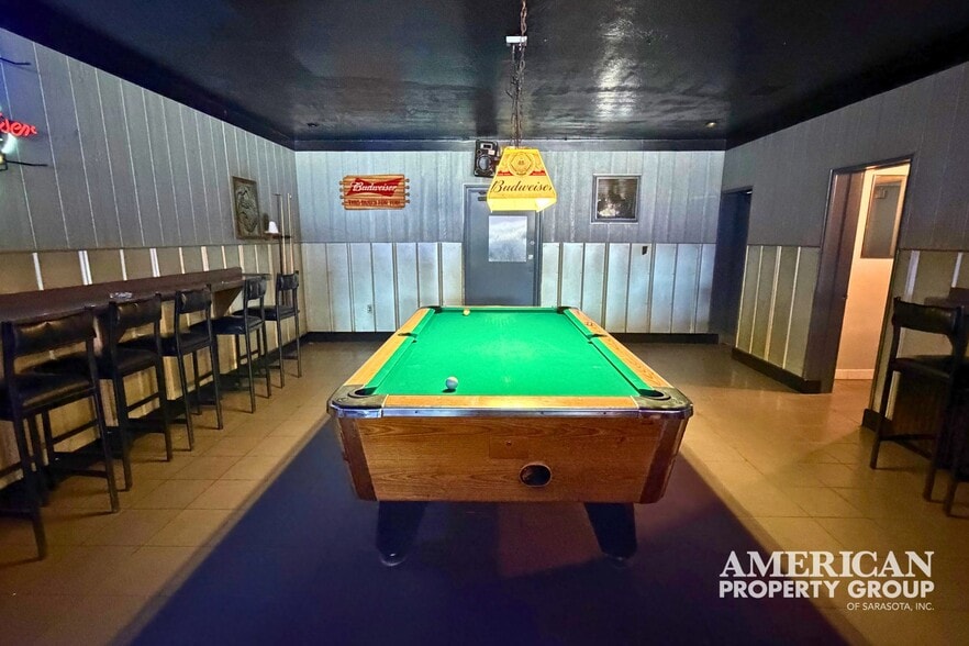 More Photos Of 4459 Bee Ridge Rd, Sarasota Bar For Sale