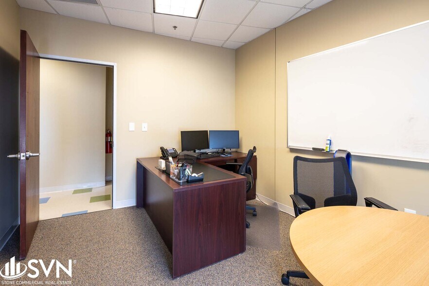 More Photos Of 1648 McGrathiana Pky, Lexington Office For Lease