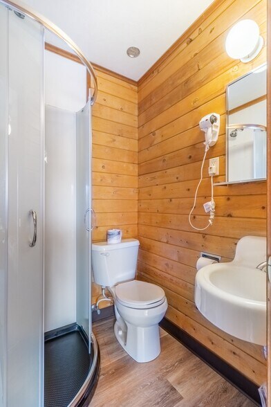 More Photos Of 221 Byers Ave, Hot Sulphur Springs Hotel For Sale