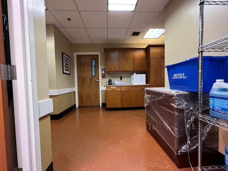 More Photos Of 376 Ledyard St, Hartford Industrial For Lease