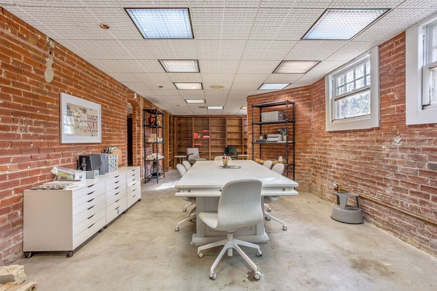 More Photos Of 1923 N Classen Blvd, Oklahoma City Office For Sale