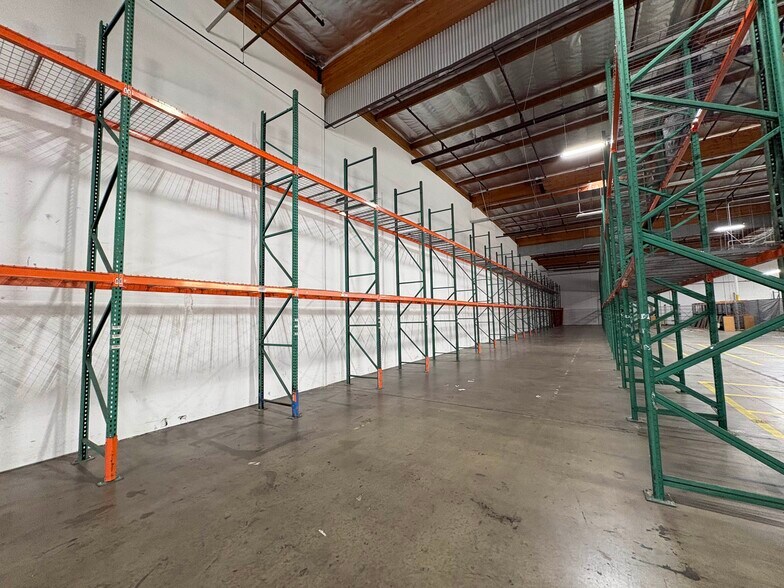 More Photos Of 1344-1388 W Foothill Blvd, Azusa Warehouse For Lease