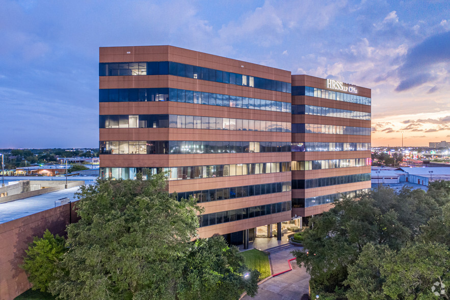 Primary Photo Of 6671 Southwest Fwy, Houston Office For Lease