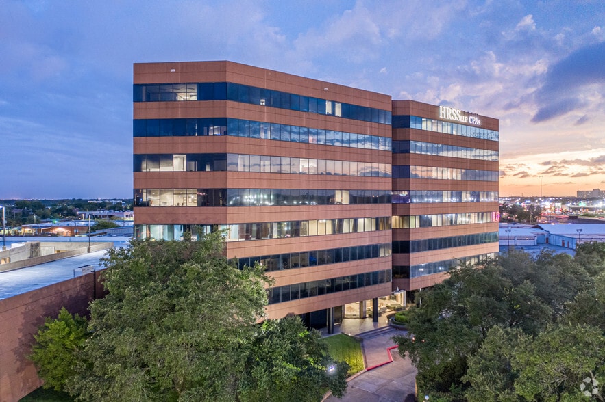More Photos Of 6671 Southwest Fwy, Houston Office For Lease