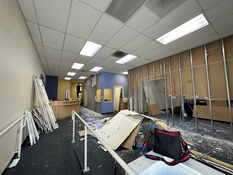 More Photos Of 1318-1332 Wilshire Blvd, Santa Monica Storefront For Lease