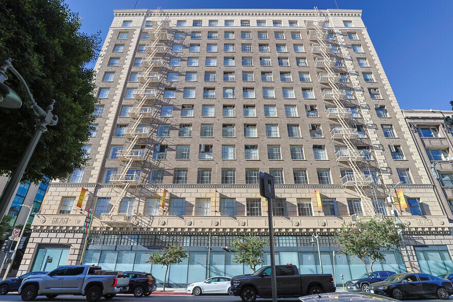 More Photos Of 127 E 9th St, Los Angeles Loft Creative Space For Lease