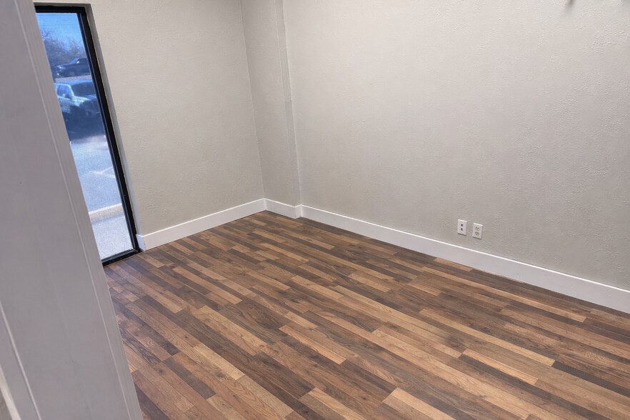 More Photos Of 15602 Northwest Blvd, Robstown Unknown For Lease