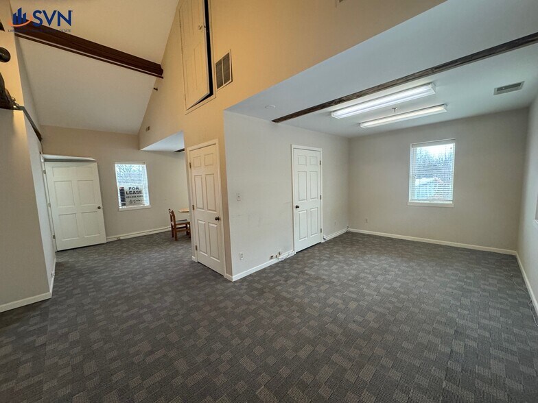 More Photos Of 28 N Bennett St, Geneva Loft Creative Space For Lease