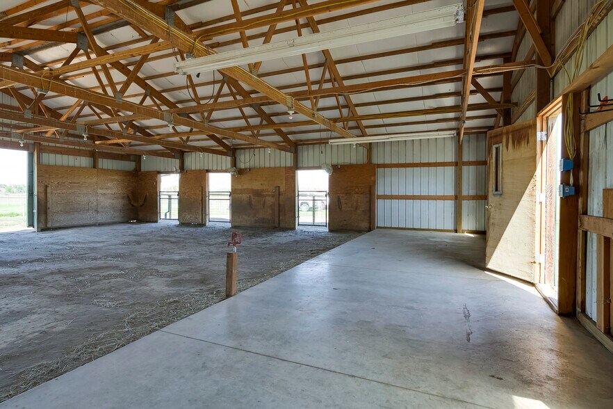 More Photos Of 9101 NW 31st St, Terrebonne Specialty For Sale