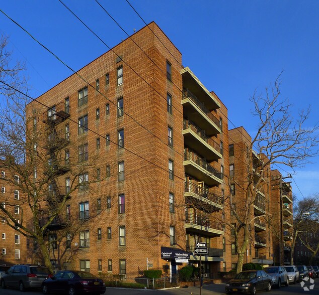 More Photos Of 407 Beach 20th St, Far Rockaway Apartments For Sale