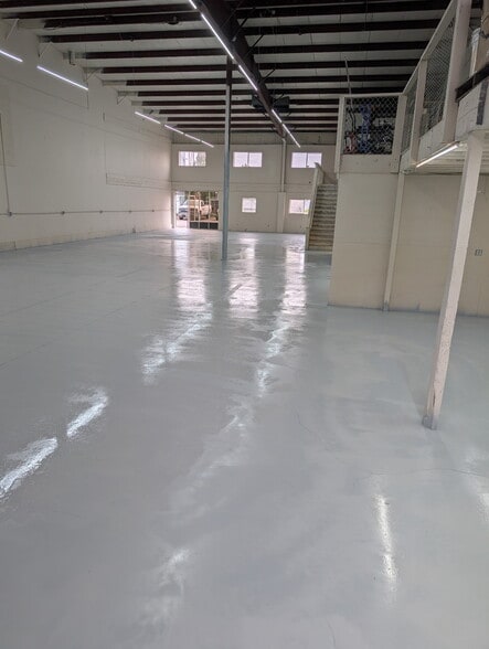More Photos Of 163 SW Freeman Ave, Hillsboro Warehouse For Lease