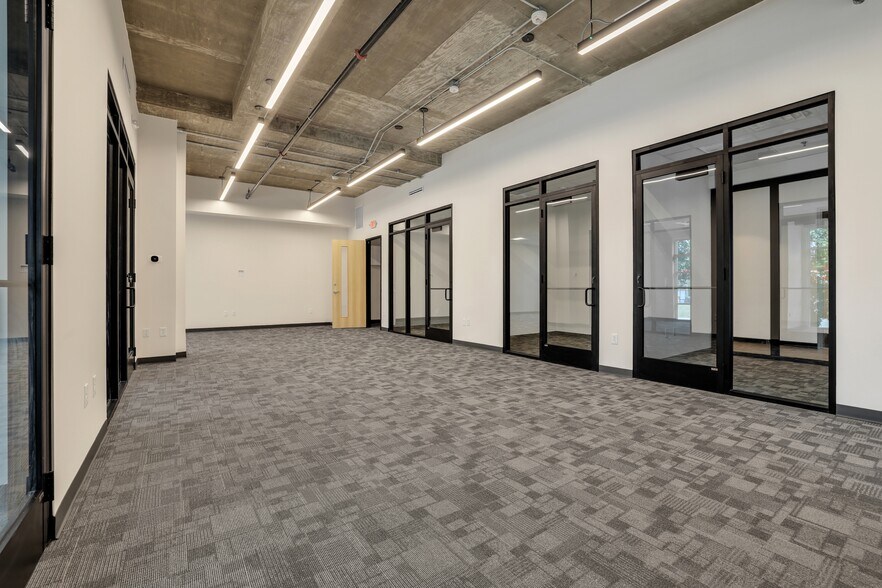 More Photos Of 8701 Menchaca Rd, Austin Medical For Lease