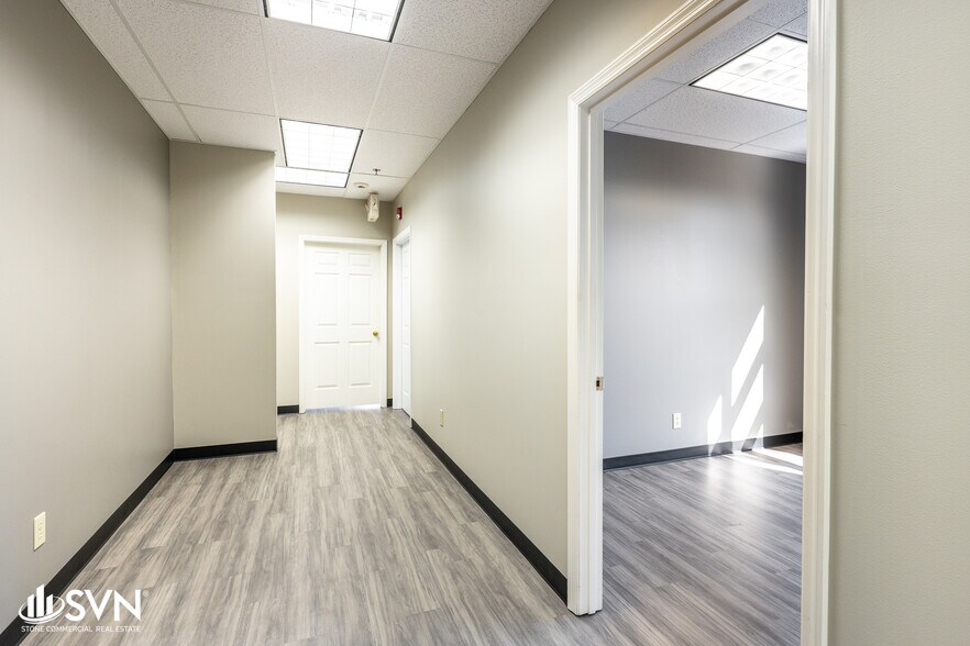 More Photos Of 1050 Monarch St, Lexington Office For Lease