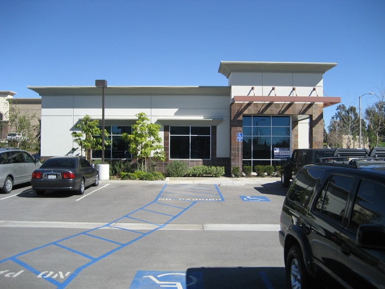 More Photos Of 1652 Plum Ln, Redlands Unknown For Lease