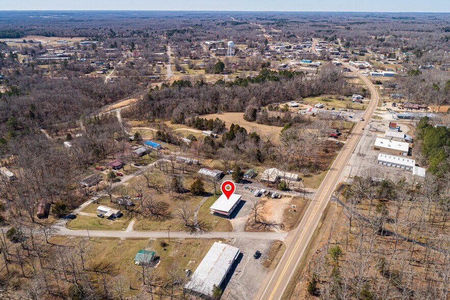 More Photos Of 660 E Main St, Parsons Industrial For Sale