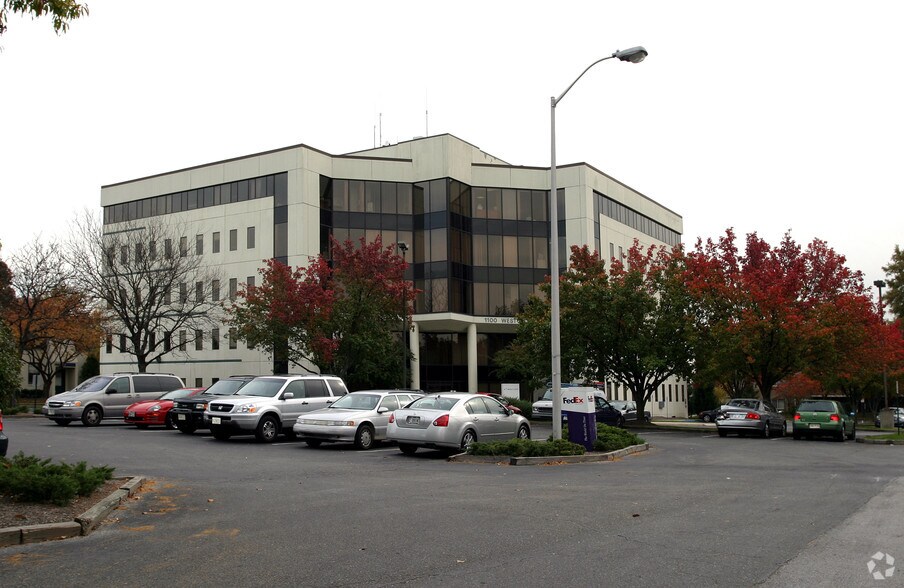 More Photos Of 1002-1056 West St, Laurel Unknown For Lease
