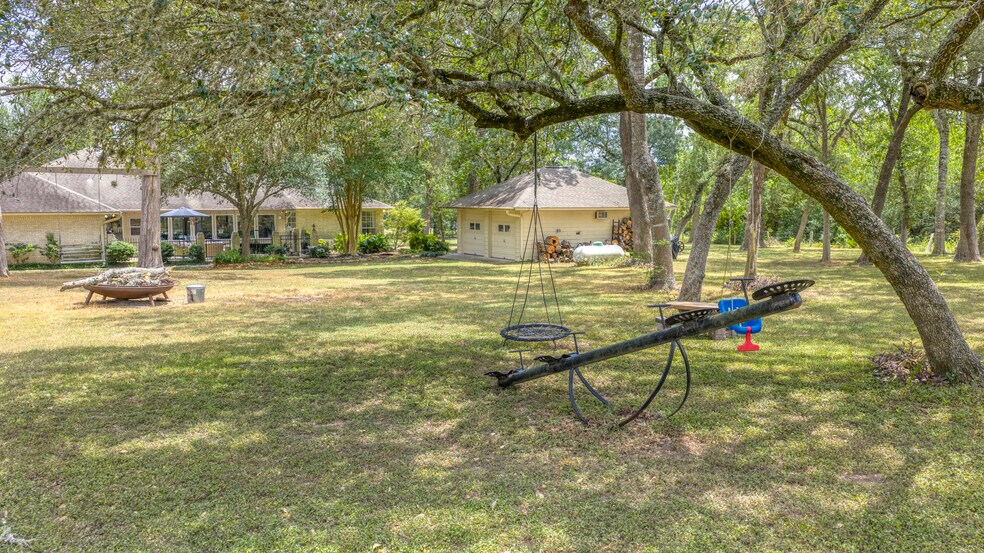 More Photos Of 1440-A TX-237, Round Top Flex For Sale