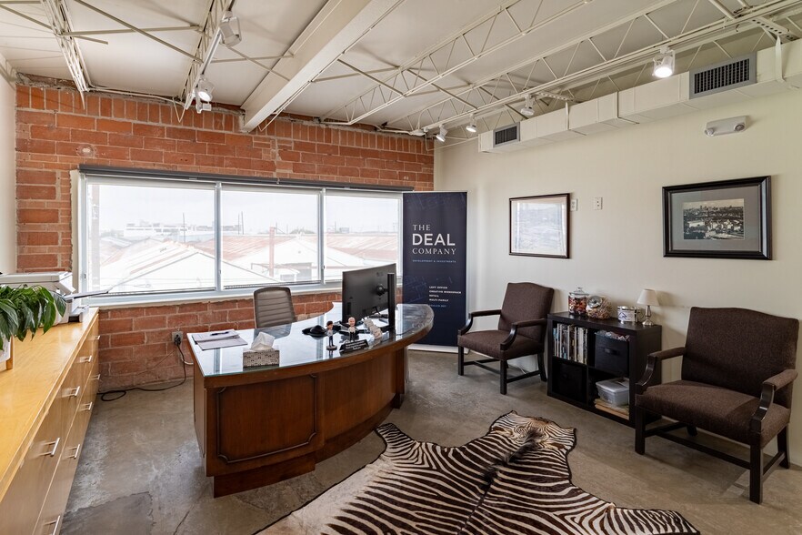 More Photos Of 1702 Taylor St, Houston Loft Creative Space For Lease