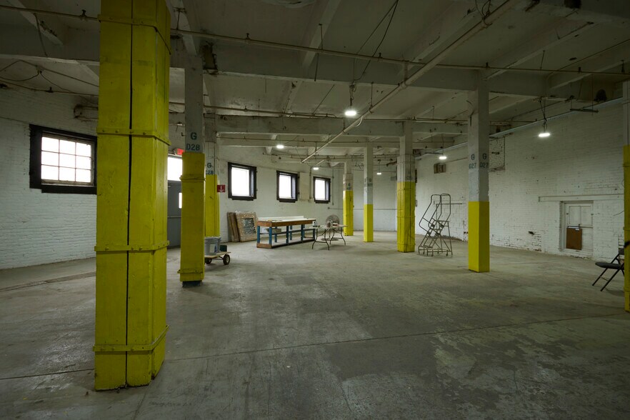 More Photos Of 51 Hayes Pl, Buffalo Industrial For Lease