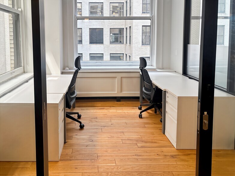 More Photos Of 5113 S Harper Ave, Chicago Coworking Space