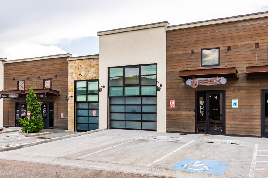 More Photos Of 4554 Forestdale Dr, Park City Light Manufacturing For Sale