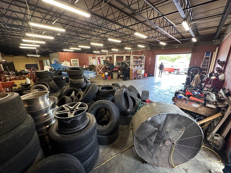 More Photos Of 2211 Windsor St, Chattanooga Service For Sale