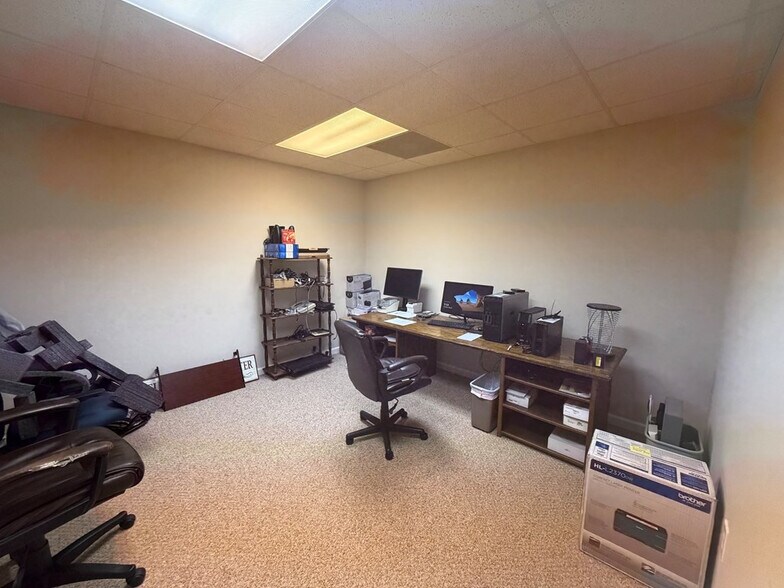 More Photos Of 730 E Second St, Blue Ridge Office For Sale
