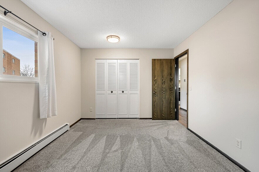 More Photos Of 1800 Larpenteur Ave W, Falcon Heights Apartments For Sale