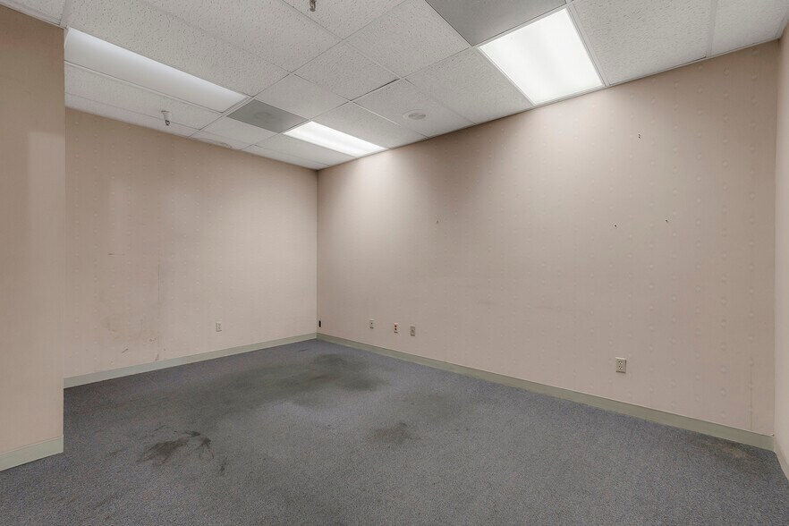 More Photos Of 400 E Park Ave, Chico Office For Sale