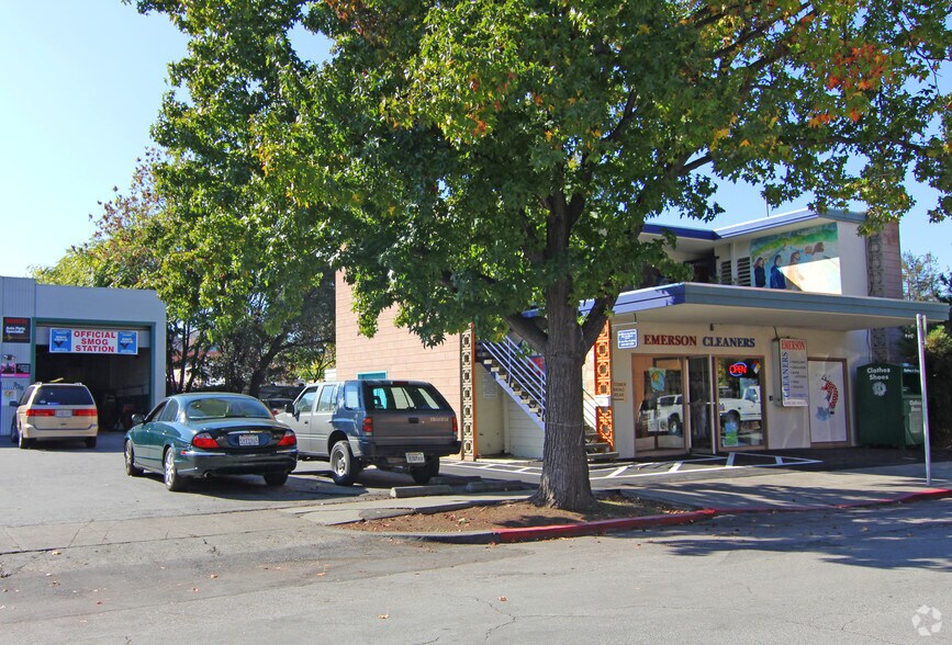 More Photos Of 926 Emerson St, Palo Alto Freestanding For Lease