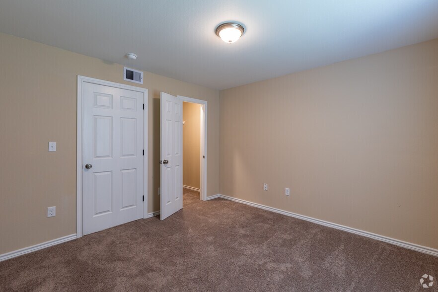 More Photos Of 475 S Denver St, Vidor Apartments For Sale
