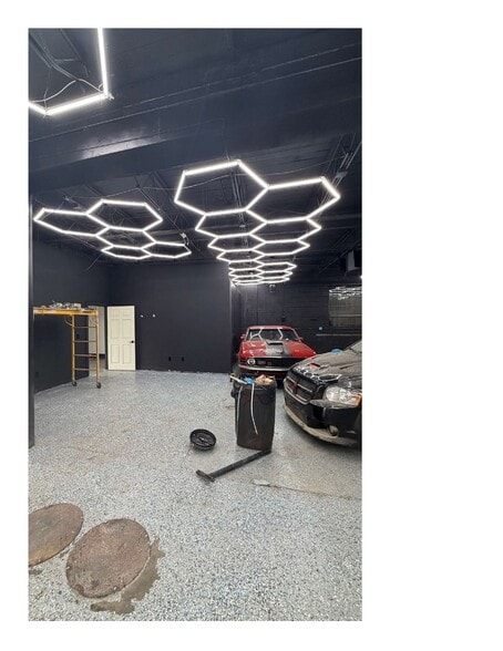 More Photos Of 58 E Ten Mile Rd, Hazel Park Warehouse For Lease