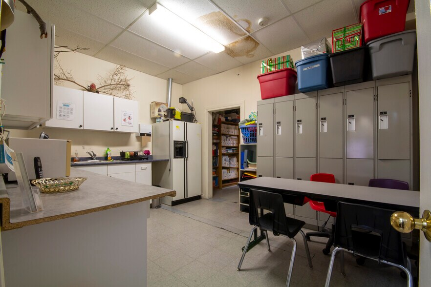 More Photos Of 138 James St N, Hamilton Storefront Retail Residential For Lease