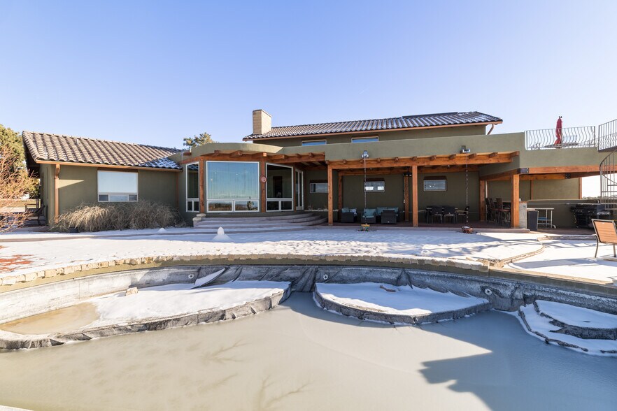 More Photos Of 102 Rabbit Rd, Santa Fe Specialty For Sale