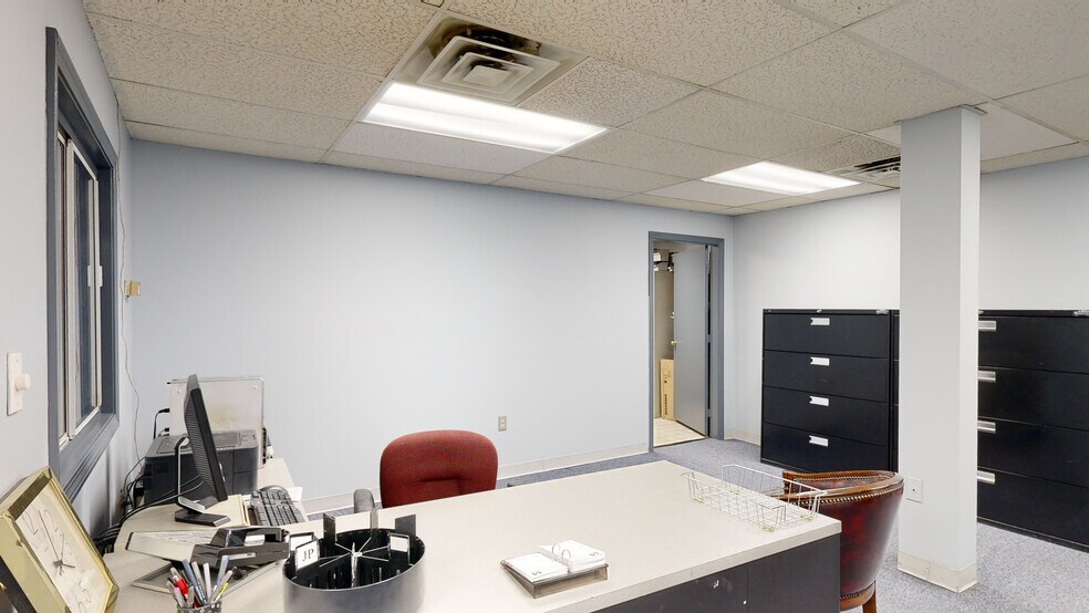 More Photos Of 16 Bourbon St, Peabody Office For Sale
