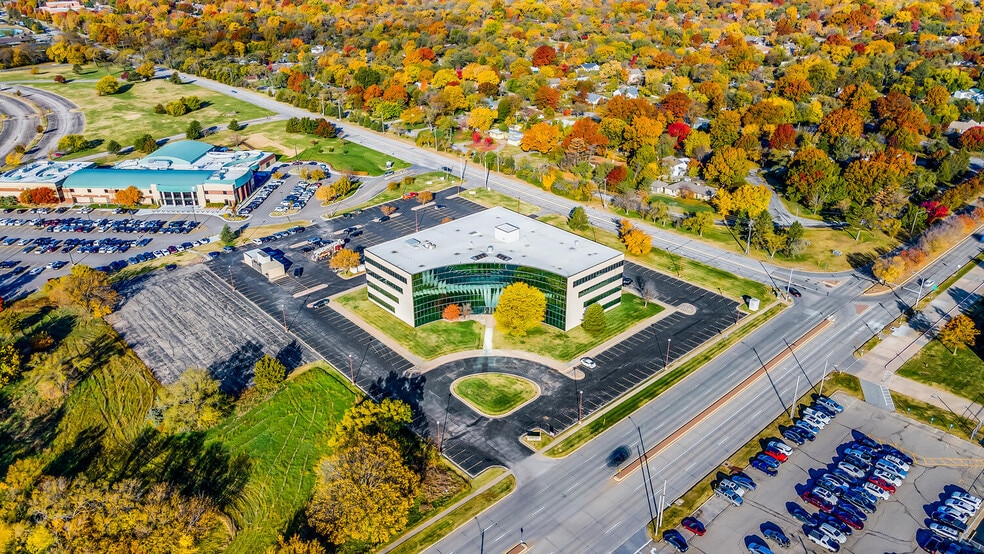 More Photos Of 101 S Webb Rd, Wichita Medical For Sale