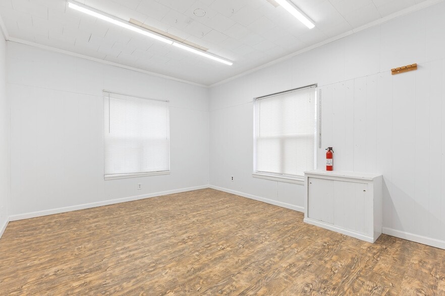 More Photos Of 1453 Pennsylvania Ave SE, Washington Storefront Retail Office For Lease