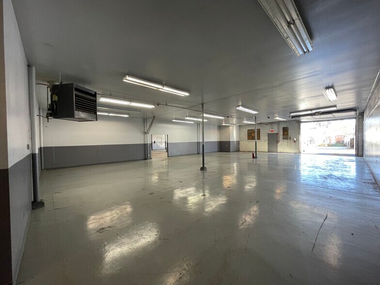 More Photos Of 419-423 Mannheim Rd, Bellwood Warehouse For Sale