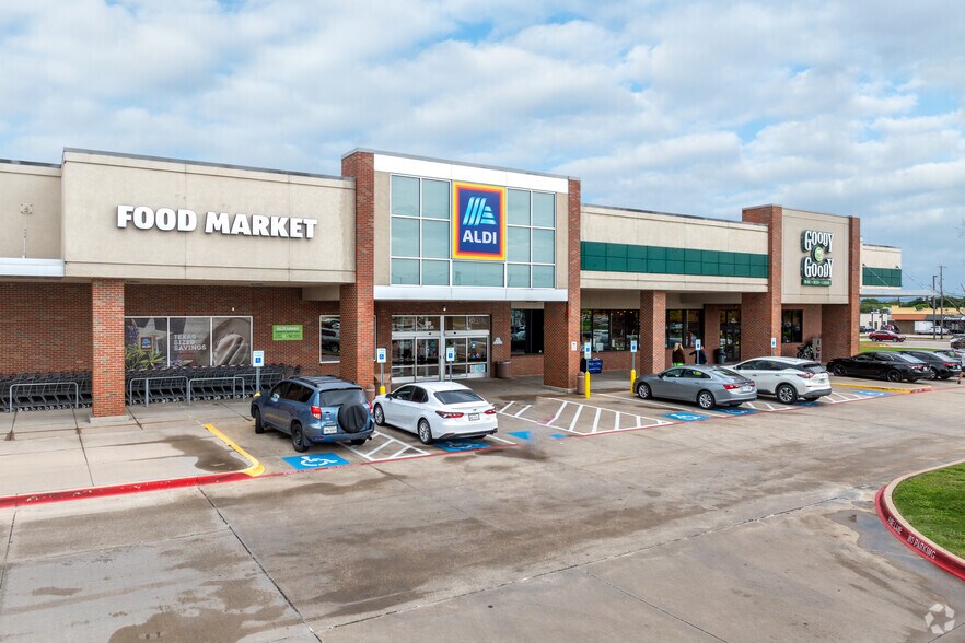 Primary Photo Of 3502 Lakeview Pky, Rowlett Unknown For Lease