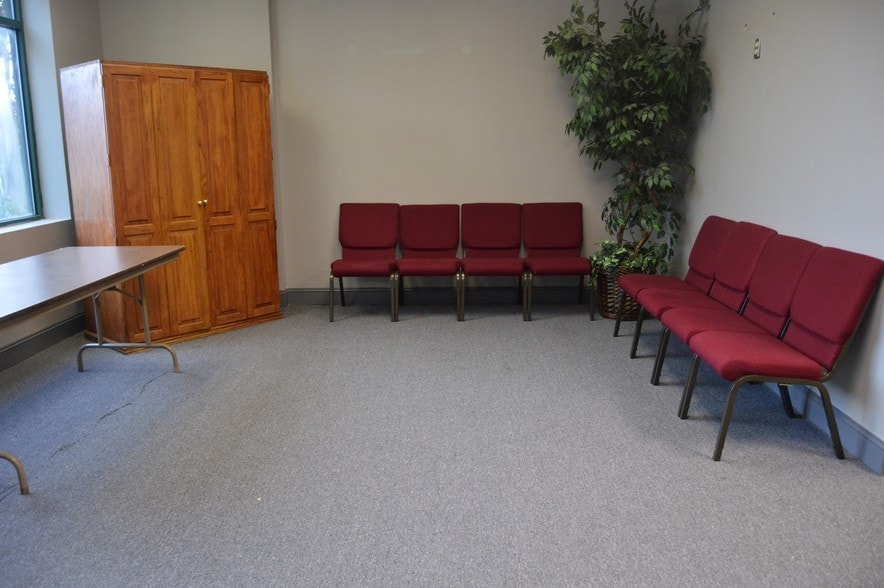 More Photos Of 34 Oleander Dr, Clayton General Retail For Lease