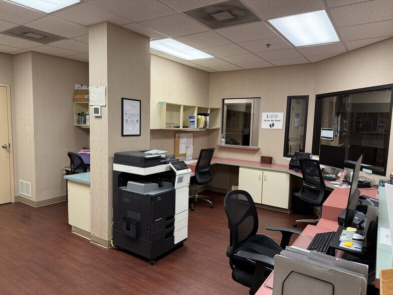 More Photos Of 50 Berkshire Ct, Wyomissing Medical For Lease
