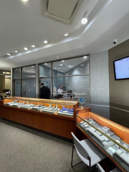 More Photos Of 2331-2355 W Main St, Troy Storefront For Lease