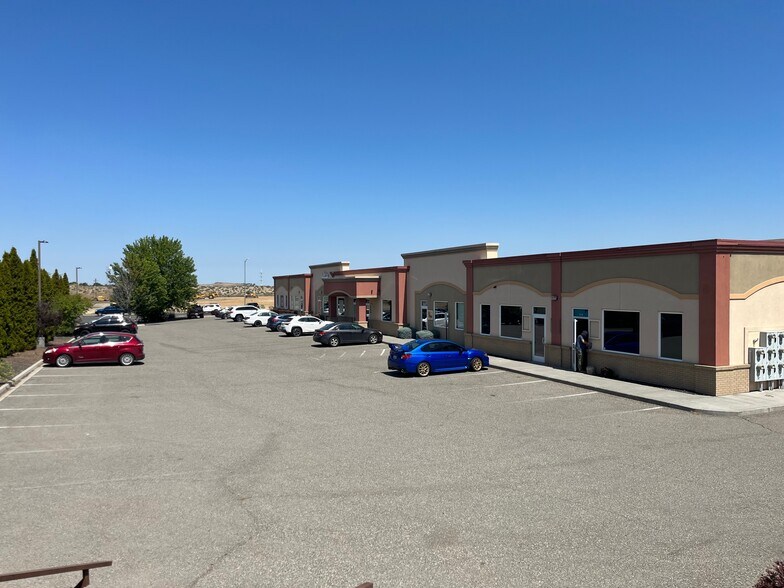 Primary Photo Of 10121 W Clearwater, Kennewick Office For Lease