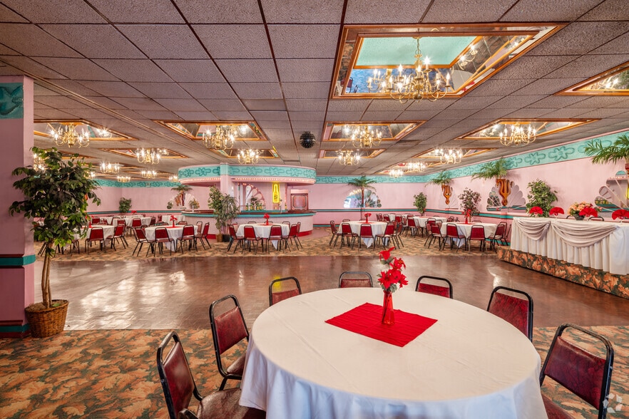 More Photos Of 6071 S Archer Ave, Chicago Restaurant For Sale